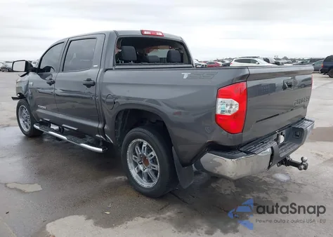 2018 Toyota Tundra Sr5 5.7L V8 z USA, uszkodzony, nr VIN 5TFEY5F13JX238882